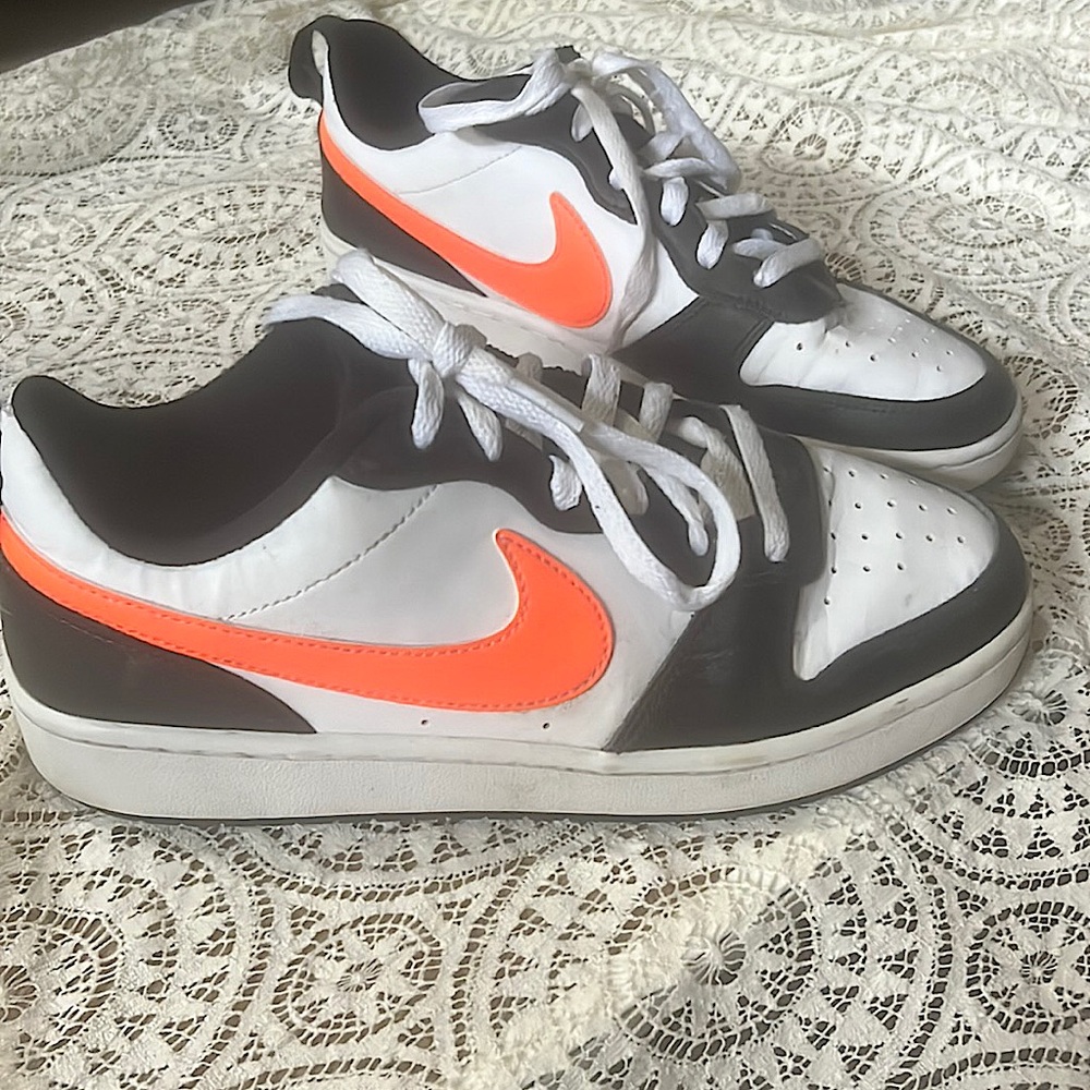 Nike Court Borough Low 2 Size 7Y Pre Owned